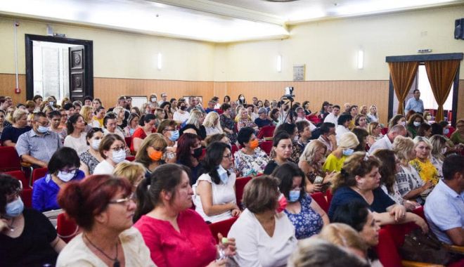 Ministrul Educației acuză rezistența la schimbări, în timp ce 