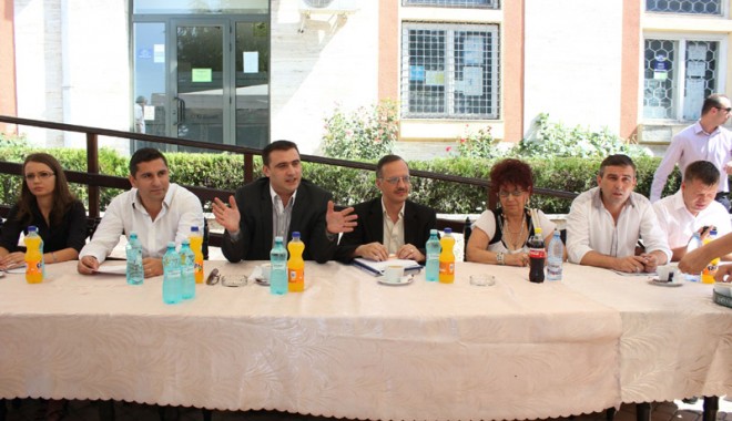 Neînțelegeri politice la formarea Consiliului Local Murfatlar. Primarul nu a depus jurământul - fondconsiliulocalmurfatlar23-1340983840.jpg