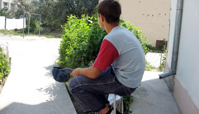 Copilul rănit în urma exploziei de la Topraisar, recuperat de medici de pe străzi - fondcopilexplozietopraisar113470-1347052311.jpg