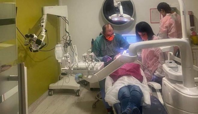 Recăpătaţi-vă zâmbetul cu ajutorul coroanelor dentare! - fondcoroane2-1639163410.jpg