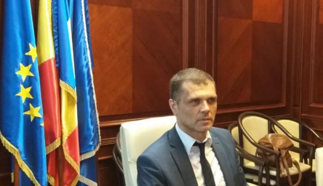 Prefectul judeţului, Silviu Coşa, îndeamnă constănțenii să participe la autorecenzare. 