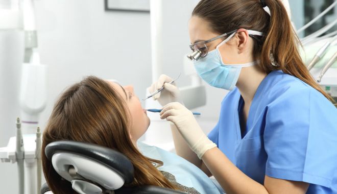 Cum ne păstrăm dantura albă şi strălucitoare. Sfaturi de la medicul stomatolog - fondcumnepastram1-1646246505.jpg