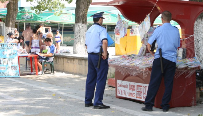 Cine mai muncește în Poliția Constanța? Sute de polițiști, anchetați - fondcumsuntsanctionatipolitistii-1404927723.jpg