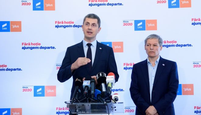 Dacian Cioloș, câștigător în primul tur al alegerilor din USR-PLUS. „Nu m-am așteptat!” - fonddacianciolos-1632422845.jpg