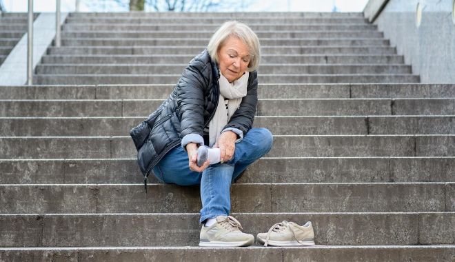 Osteoartrita poate provoca durere la degetul mare, precum și inflamație - fonddegete1-1667571409.jpg