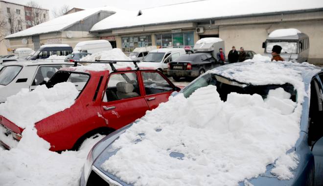 Gheața de pe acoperișuri ți-a avariat autoturismul? Iată cum poți fi despăgubit - fonddespagubiri-1453049187.jpg