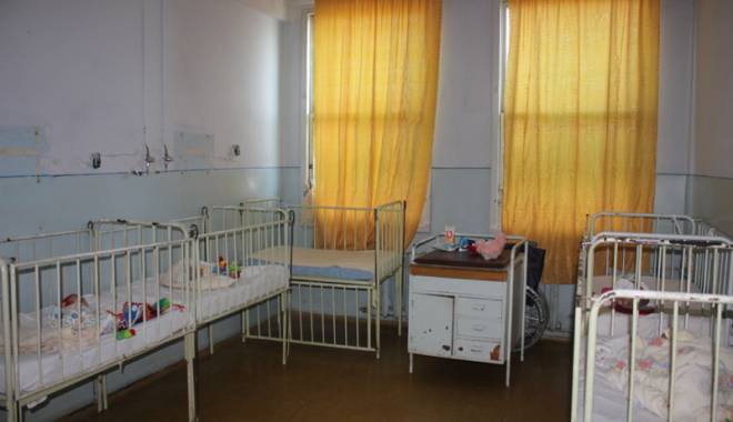 DEZASTRUL DIN SECȚIA DE PEDIATRIE CONSTANȚA / În ce condiții sunt tratați copiii - fonddezastrulsectiepediatrie-1425575525.jpg