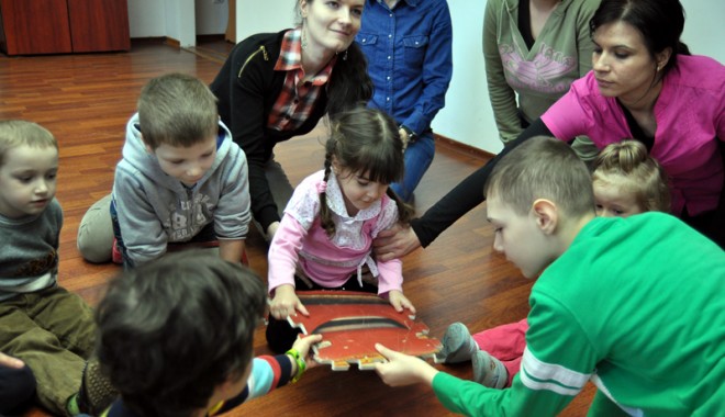Cum îi stimulezi copilului creativitatea și abilitățile de comunicare - fonddezvoltarecopiicentrulpsihol-1384709951.jpg