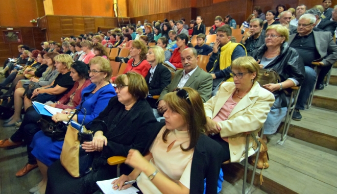 Mulți dintre vechii directori și-au recâștigat pozițiile prin concurs, pentru încă patru ani - fonddirectori-1481900274.jpg