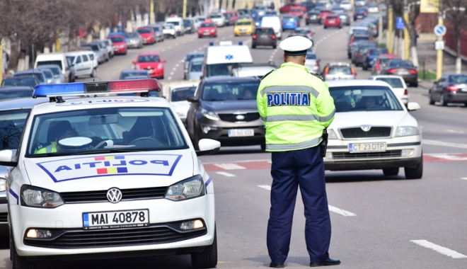 Doi polițiști loviți cu mașina de șoferi beți, lăsați în libertate de procurori. 