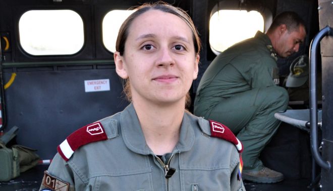 Paramedic în Armată. „Mă pregătesc intens, îmi plac adrenalina și necunoscutul” - fondescadrilaelicopterefata2-1634476798.jpg