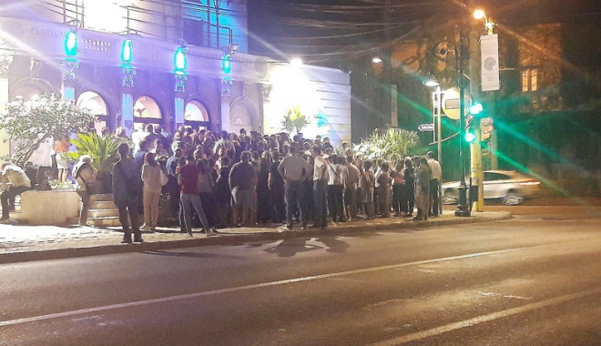 Fenomenul care a cuprins Constanța culturală atinge apogeul! Mălăele scoate teatrul în stradă - fondfenomenul-1473420070.jpg