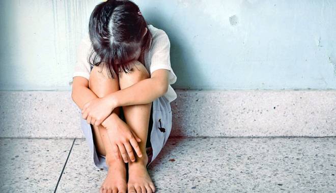 Monstru cu chip de om. Își obliga nepoata minoră să-i facă sex oral! - fondfetitaabuzatasexual-1434476069.jpg