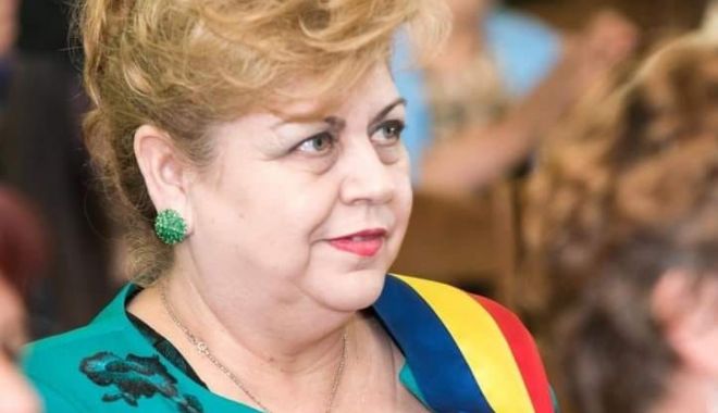 Primarul Gabriela Iacobici: 
