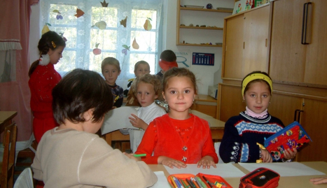 Sunt copiii noștri în siguranță în grădinițele din Constanța? Controale și sancțiuni împărțite de inspectori - fondgradinite-1478533081.jpg