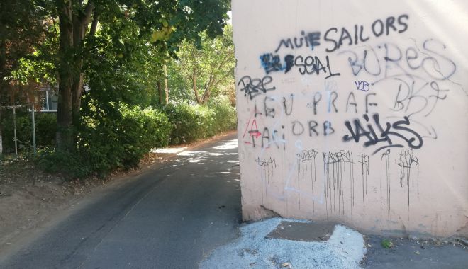 Constanța „mâzgălită”! Graffiti-urile au umplut blocurile gri! - fondgraffitti2-1602007548.jpg