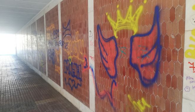 Constanța „mâzgălită”! Graffiti-urile au umplut blocurile gri! - fondgraffitti7-1602007588.jpg