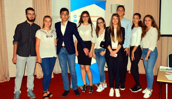 Grav semnal de alarmă tras de elevii constănțeni, la debut de an școlar - fondgravsemnaldealarma-1473780317.jpg