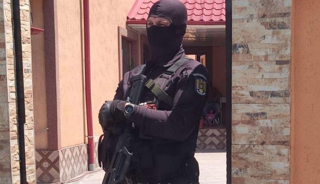 Grupare infracţională de migraţie ilegală, destructurată de poliţiştii de frontieră - fondgrupare1-1623693000.jpg