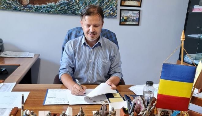 Mai multe proiecte importante demarate la Hârşova. Ce contracte a semnat primarul Viorel Ionescu - fondharsovainvestitii-1631641355.jpg