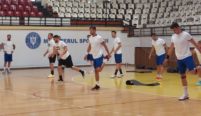 Vacanţa s-a încheiat pentru HCDS. Constănţenii s-au reunit la Sala Sporturilor - fondhcds-1658233822.jpg