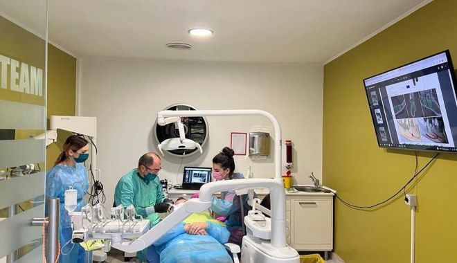 Reuşita implantului dentar depinde de mulţi factori - fondimplanturi-1667916009.jpg