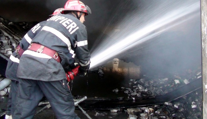Ți-a luat casa foc? Cum să reacționezi corect în cazul izbucnirii unui incendiu - fondincendiu1jpg-1383062692.jpg
