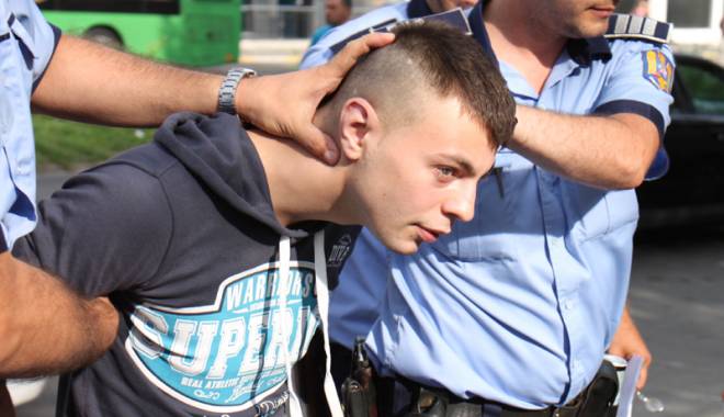 Închisoare pe viață pentru autorul triplului asasinat din Viile Noi - fondinchisoarepeviata-1435085184.jpg