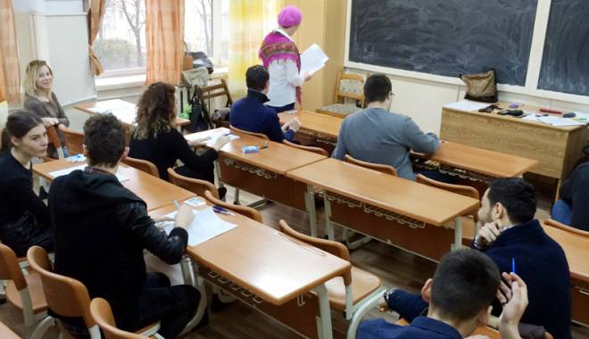 Infractorii din băncile liceului. Fură până și la simulări - fondinfractori-1457372670.jpg