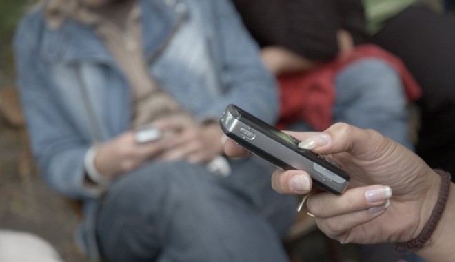 Povești LACRIMOGENE și PERICULOASE / Cum TE PĂCĂLESC ESCROCII, prin telefon - fondinselaciuni-1365094155.jpg