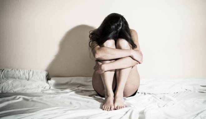 În șoc, după un abuz sexual! Pe victimă cine o ajută? - fondinsocdupaabuzsexual-1430845721.jpg