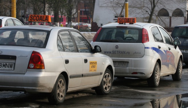 Instructorii auto independenți protestează, mâine - fondinstructoriautoindependenti1-1383738520.jpg