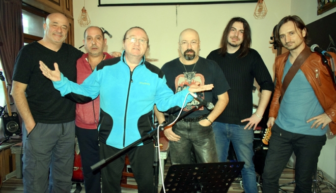 Muzicianul Mike Godoroja: 