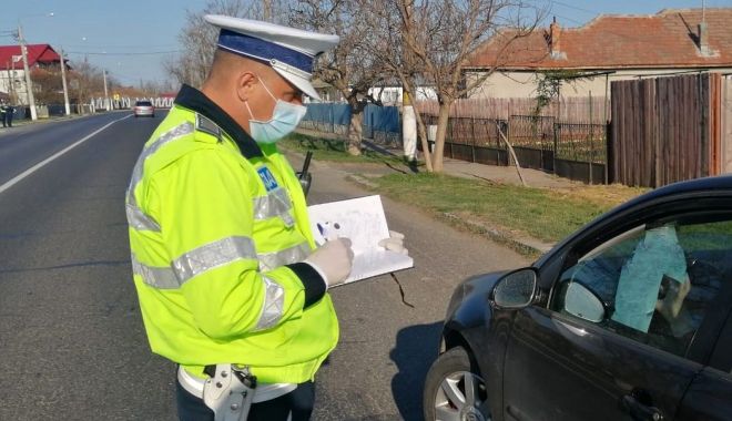Reguli pentru Paștele în timpul stării de urgență: ce avem și ce nu avem voie! - fondintrebaricoronasursapolitiar-1586870608.jpg
