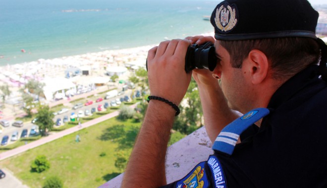 Tineri prinși de jandarmi, cu droguri, în stațiunea Mamaia - fondjandarmi11373640956-1474285877.jpg