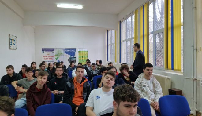 Antreprenoriat de pe băncile liceului. S-a dat startul competiției proiectelor din domeniul energetic - fondliceulenergetic-1673551573.jpg