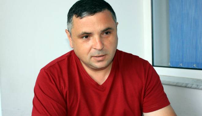 Pățania incredibilă a unui constănțean: cum l-au lăsat RAR-ul și Poliția fără mașină - fondluptacubiroctratia-1434995767.jpg