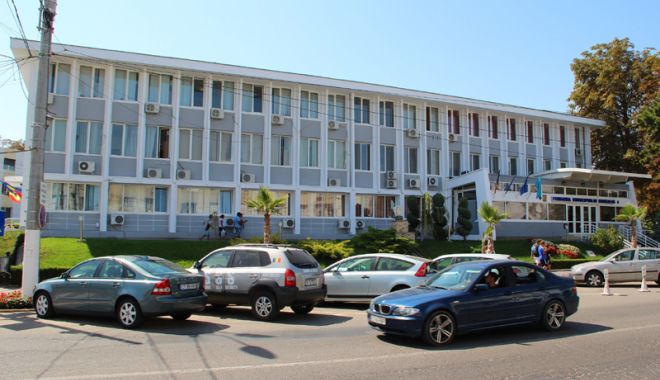 Primăria Mangalia ia în calcul demolarea garajelor și amenajarea unor parcări de reședință - fondmangaliaparcari-1518800634.jpg