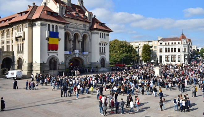 Mare sărbătoare mare la Constanța! Festivalul Etniilor Dobrogene - fondmaresarbatoare-1478622233.jpg