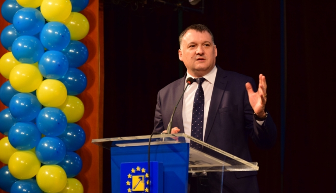 Miting pentru susținerea moțiunii de cenzură împotriva Guvernului Tudose, la Constanța - fondmitingbogdanhutucapnl1-1511104630.jpg