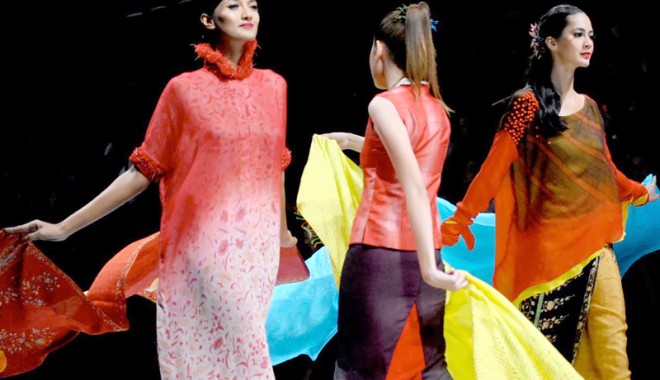 Moda 2014 pentru femei, tendințe și culori - fondmoda-1381944847.jpg