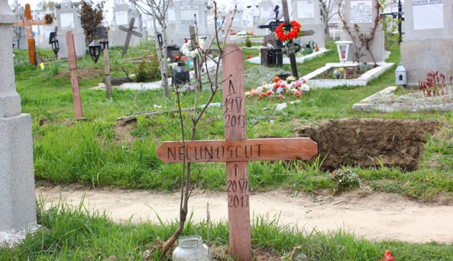 Morții fără nume din cimitirele Constanței - fondmortiifaranumecimitire1-1396547177.jpg