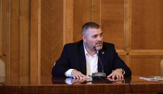 Senatorul USR Remus Negoi, noi planuri pentru actuala sesiune parlamentară - fondnegoii-1662398916.jpg