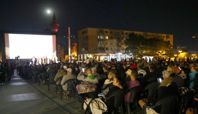 Nouă evenimente în ultimele două zile de Festival SUNSCREEN - fondnouaevenimente-1662743219.jpg