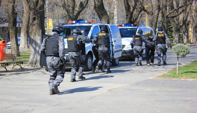 Sunt polițiștii din Constanța pregătiți pentru o luare de ostatici, precum cea de la Onești? - fondonestinegociatori1-1614797979.jpg