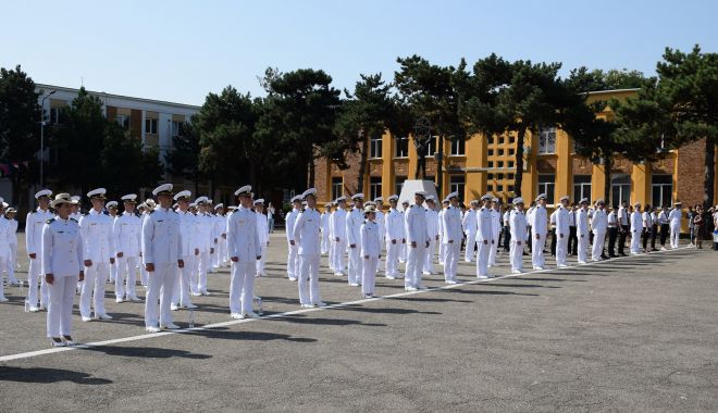 O nouă promoţie de absolvenţi la Academia Navală. „Am fost o generaţie norocoasă!” - fondonouapromotie4-1627581644.jpg