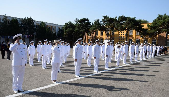 O nouă promoţie de absolvenţi la Academia Navală. „Am fost o generaţie norocoasă!” - fondonouapromotie7-1627581664.jpg