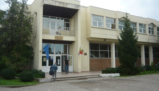 O nouă lovitură la... Palat? De ce a devenit Palatul Copiilor o miză atât de mare pentru alianța PSD-PMP - fondpalatu-1472390956.jpg