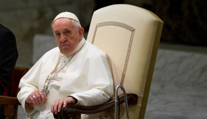 Papa Francisc: „Violenţa domestică împotriva femeilor este aproape satanică” - fondpapaviolenta-1640016987.jpg
