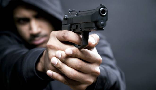 Constanța, oraș de pistolari: mii de persoane au arme. În ce situații le pot folosi - fondpeste5000-1433522169.jpg